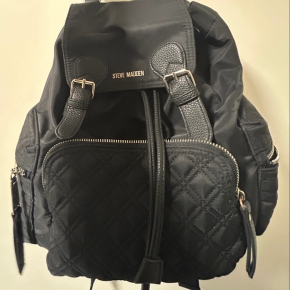 STEVE MADDEN BLACK BACKPACK - Picture 1 of 2